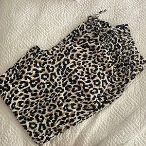 J. Crew like new cropped linen/cotton blend pants.